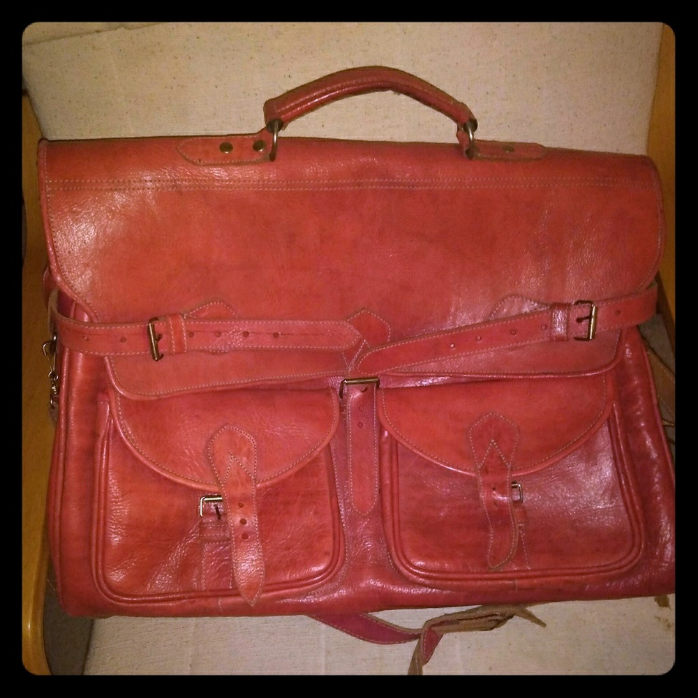 Large Moroccan leather travel bag